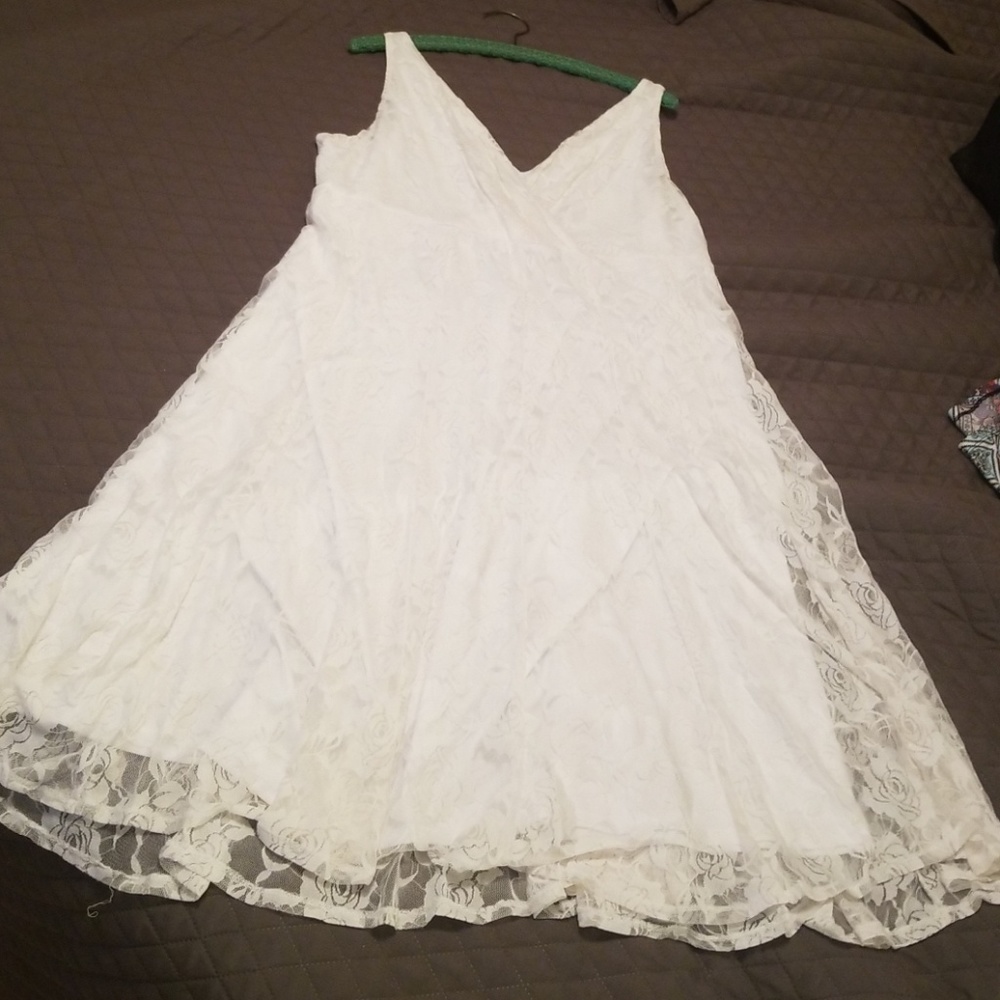 Beautiful white lace Glamour dress 16W
